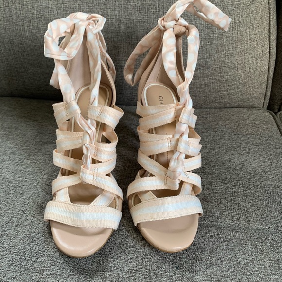 Gianni Bini Abrianna nude/white lace up heels 9.5 - Picture 2 of 8